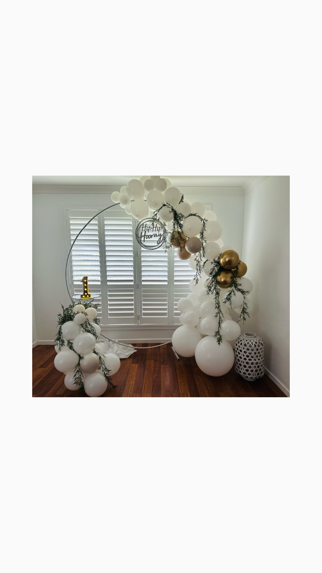 White Circle Arbour